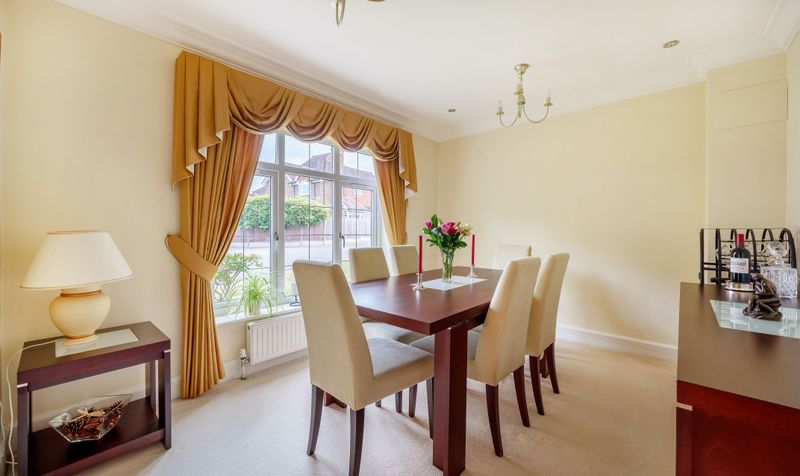 West View, Ashtead, KT21