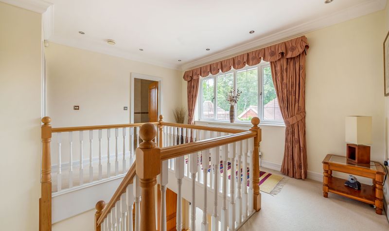 West View, Ashtead, KT21