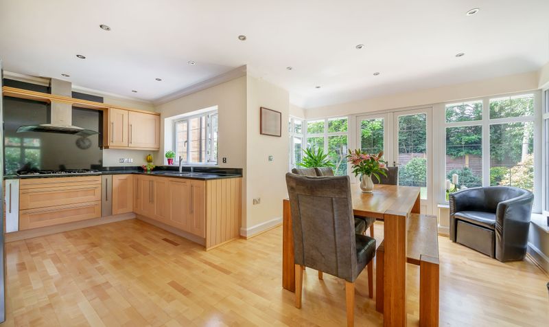 West View, Ashtead, KT21