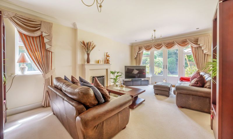 West View, Ashtead, KT21