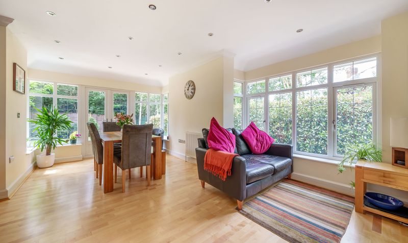 West View, Ashtead, KT21