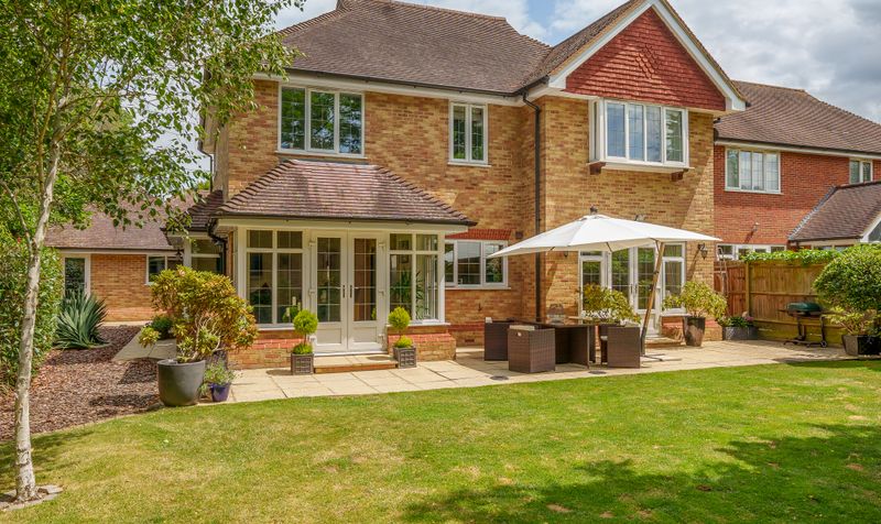 West View, Ashtead, KT21