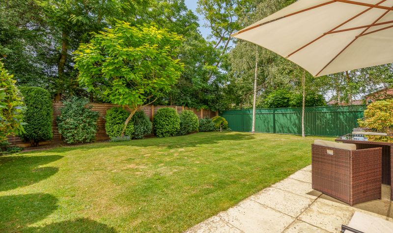 West View, Ashtead, KT21