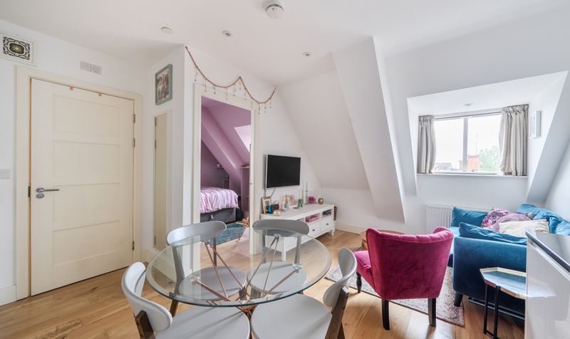 South Street, Epsom, KT18