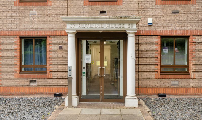 South Street, Epsom, KT18