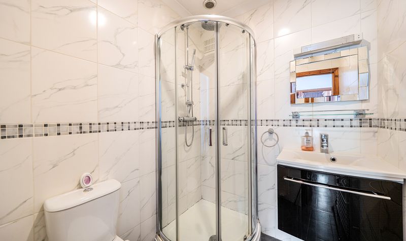 Kingscroft Road, Leatherhead, KT22