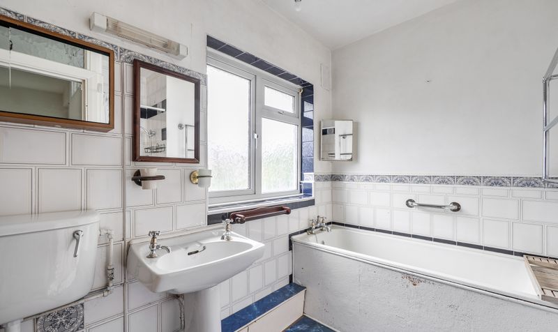 West Farm Avenue, Ashtead, KT21