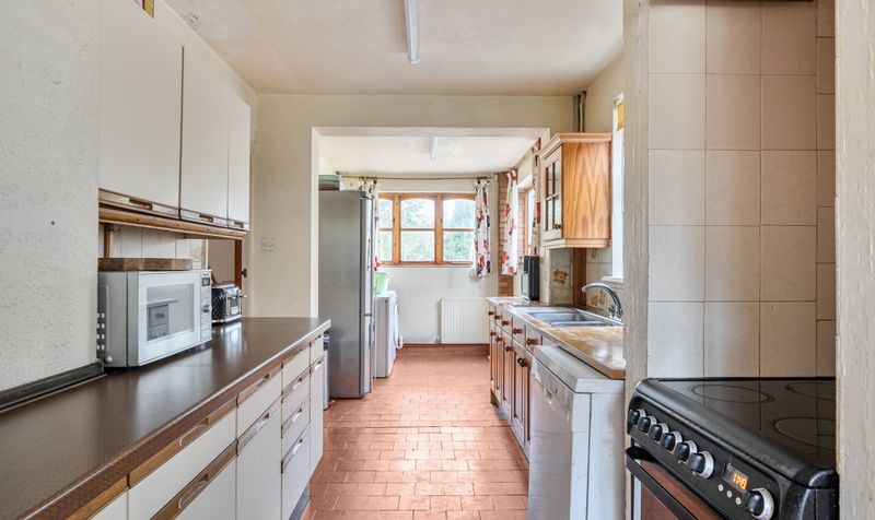 West Farm Avenue, Ashtead, KT21