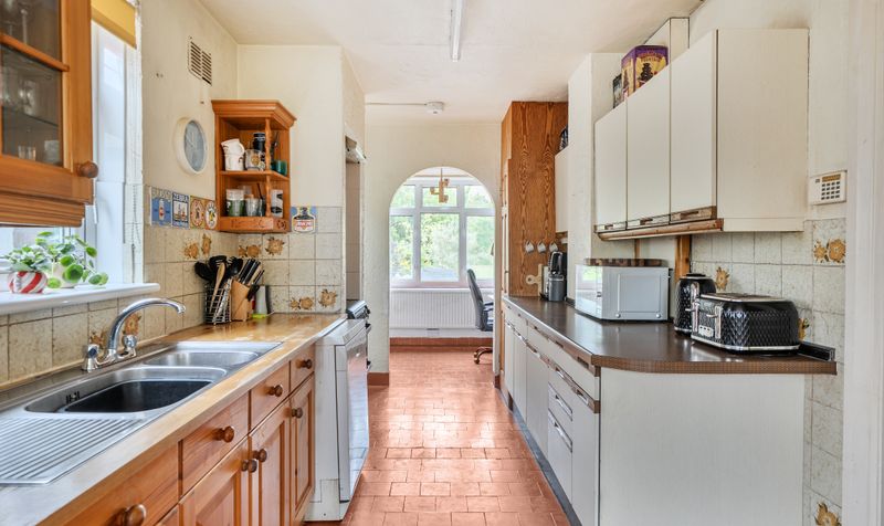 West Farm Avenue, Ashtead, KT21