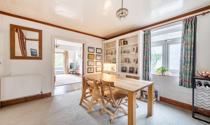 West Farm Avenue, Ashtead, KT21