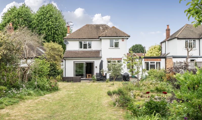 West Farm Avenue, Ashtead, KT21