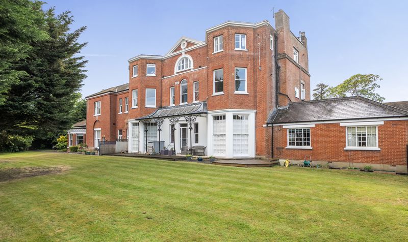 Woodcote Road, Woodcote Hall Woodcote Road, KT18