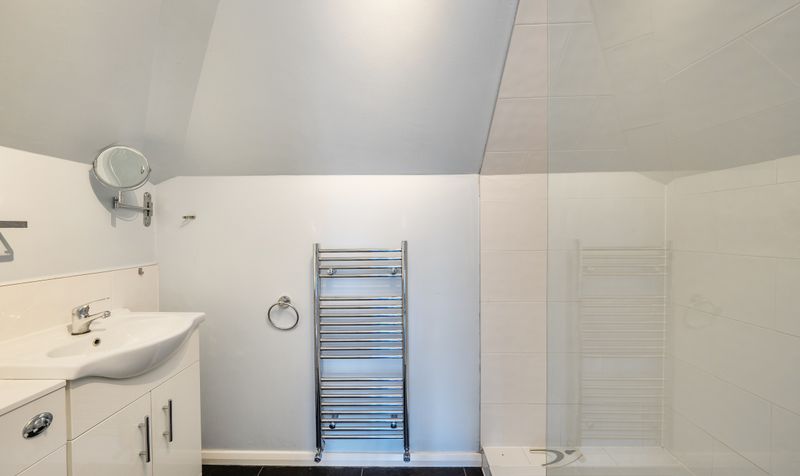 Craddocks Avenue, Ashtead, KT21