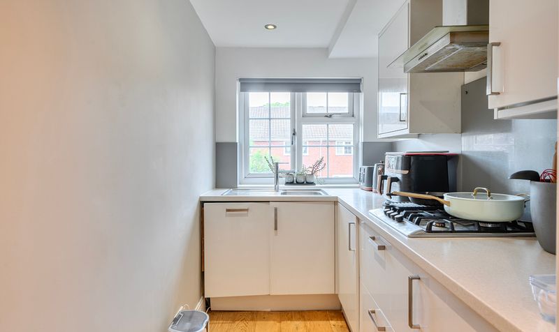 Delaporte Close, Epsom, KT17