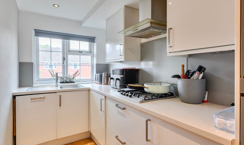 Delaporte Close, Epsom, KT17
