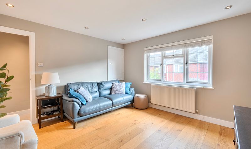 Delaporte Close, Epsom, KT17