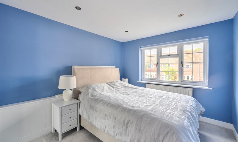 Delaporte Close, Epsom, KT17