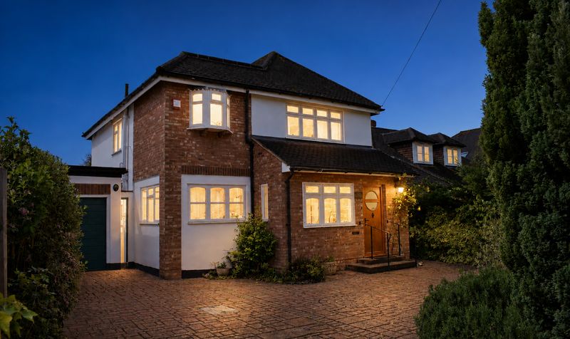 West Farm Avenue, Ashtead, KT21