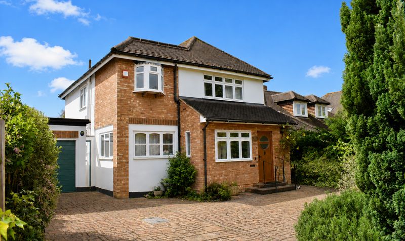 West Farm Avenue, Ashtead, KT21