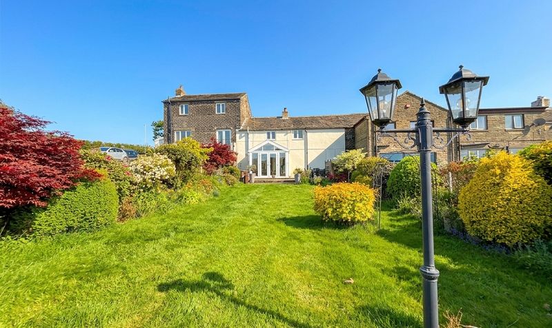 Botany Lane, Lepton, HD8