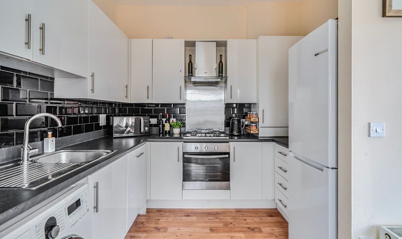 Dillon Close, Epsom, KT19