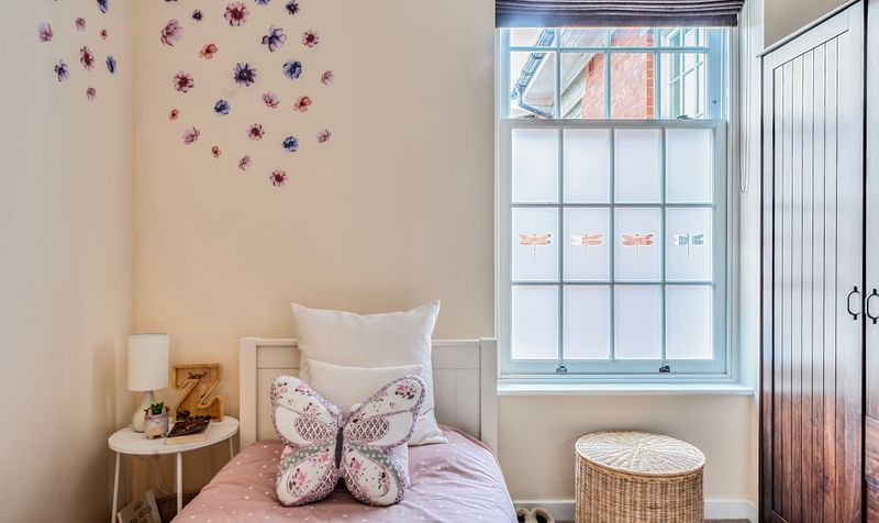 Dillon Close, Epsom, KT19