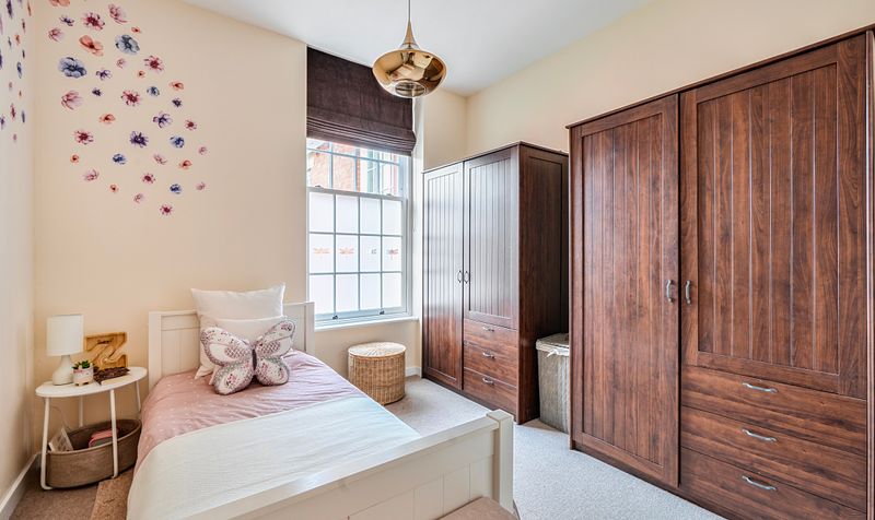 Dillon Close, Epsom, KT19