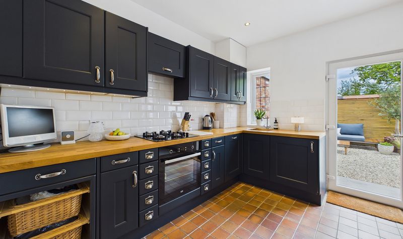 Caughall Road, Upton, CH2