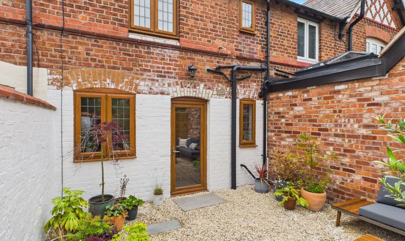 Caughall Road, Upton, CH2