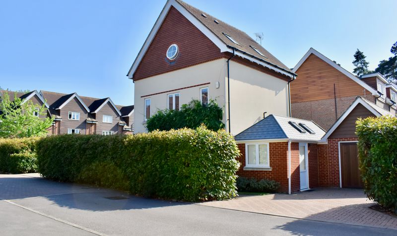 Mulberry Way, Ashtead, KT21