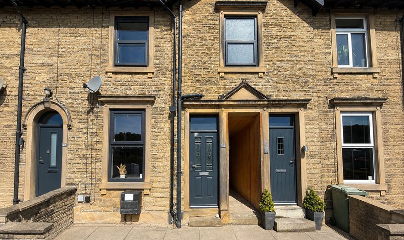 Hightown Lane, Holmfirth, HD9