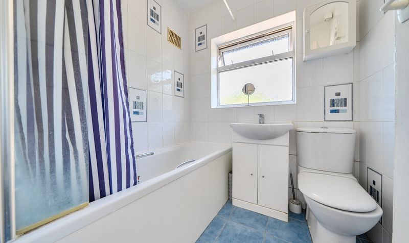 Parklawn Avenue, Epsom, KT18