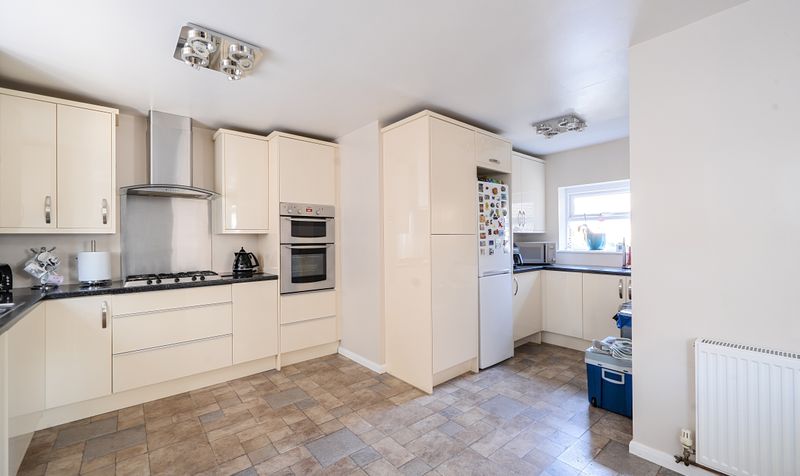 Allum Grove, Tadworth, KT20