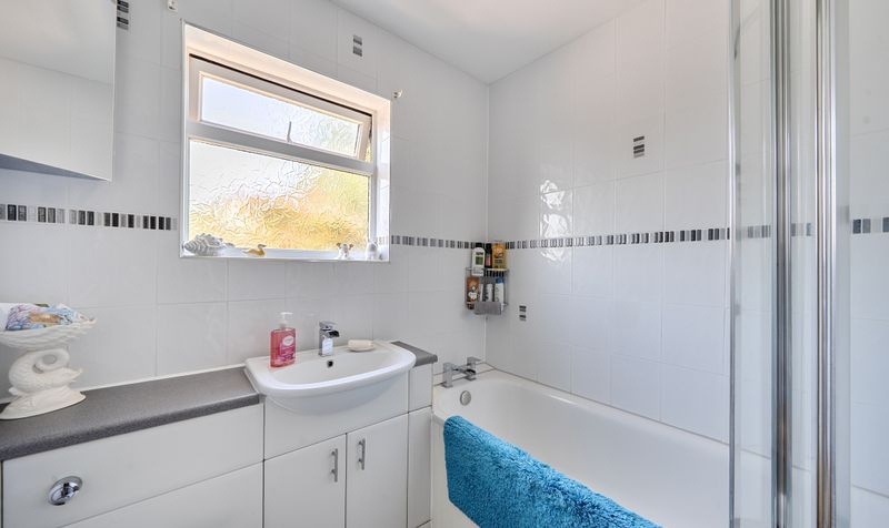 Allum Grove, Tadworth, KT20