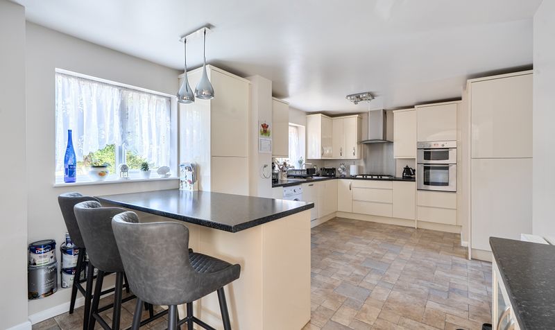 Allum Grove, Tadworth, KT20