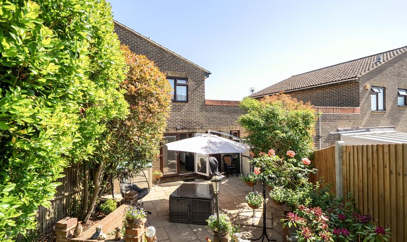 Allum Grove, Tadworth, KT20