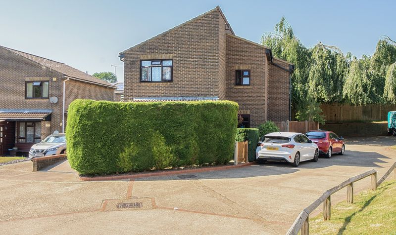 Allum Grove, Tadworth, KT20