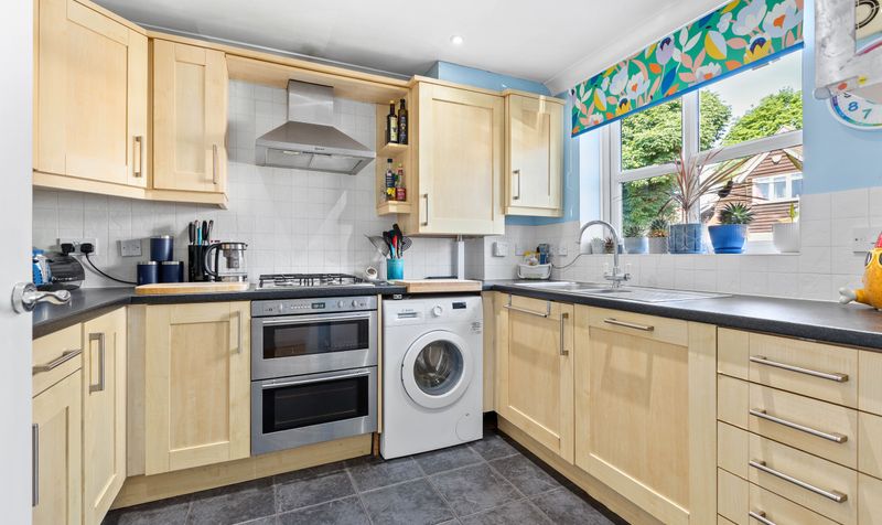 4 Bedroom House For Sale &ndash; Coppice Mead, Stotfold, SG5 2