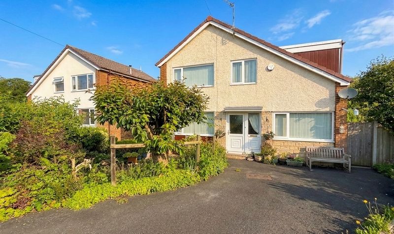 Larkhill Avenue, Cleckheaton, BD19