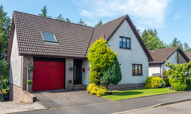 15 Redhills View, Lennoxtown