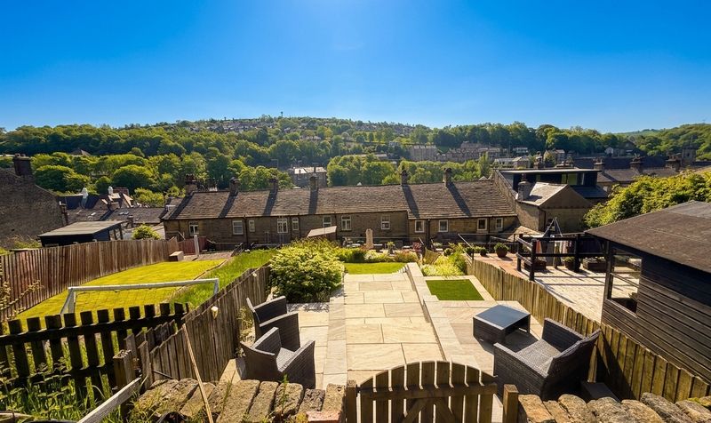 Hightown Lane, Holmfirth, HD9