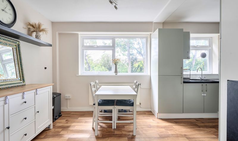 Grove Avenue, Epsom, KT17