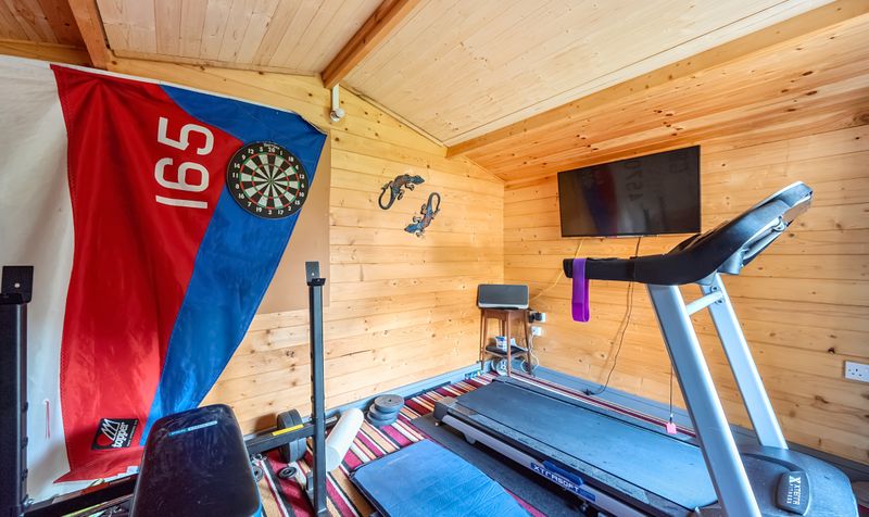 Overdale, Ashtead, KT21