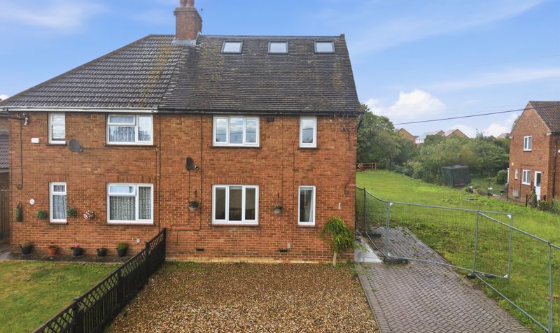 4 Bedroom House For Sale &ndash; Meppershall Road, Upper Stondon, SG16