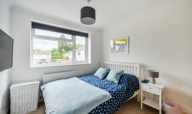Avenue Close, Tadworth, KT20