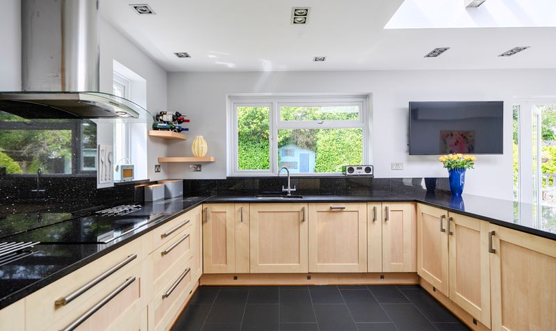 Avenue Close, Tadworth, KT20