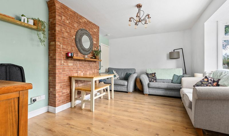3 Bedroom House For Sale &ndash; Eastern Way, Letchworth Garden City, SG6 2