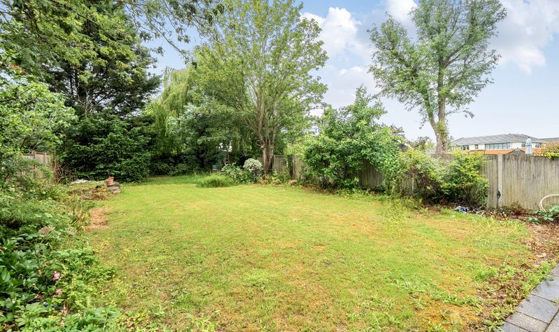 West Hill Avenue, Epsom, KT19