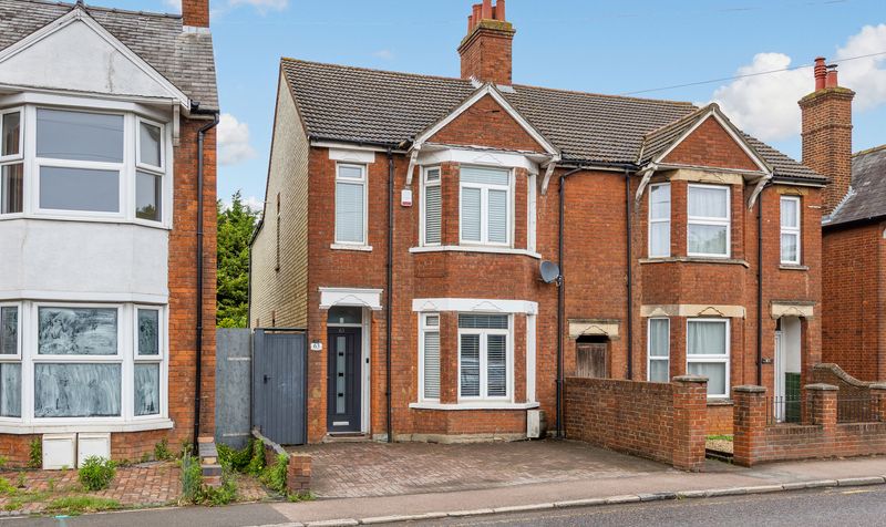 3 Bedroom House For Sale &ndash; Upper Tilehouse Street, Hitchin, SG5