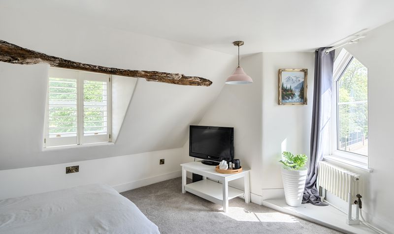 South Street, Epsom, KT18